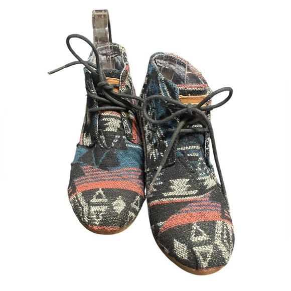 Toms Boots Womens Black Aztec Navajo Wedge Heel Lace Up Ankle Bootie, Sz 7 - Picture 1 of 6